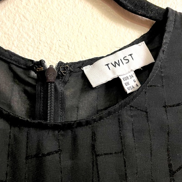 Beautiful black mesh maxi dress. - Picture 3 of 4